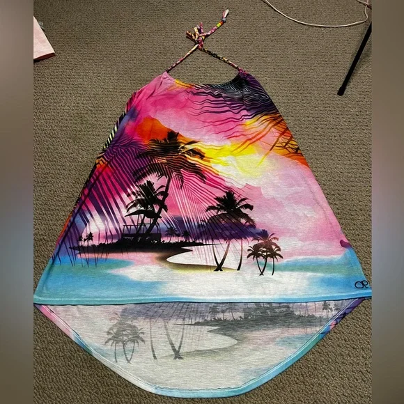 Small Coverup - Picture 2 of 8